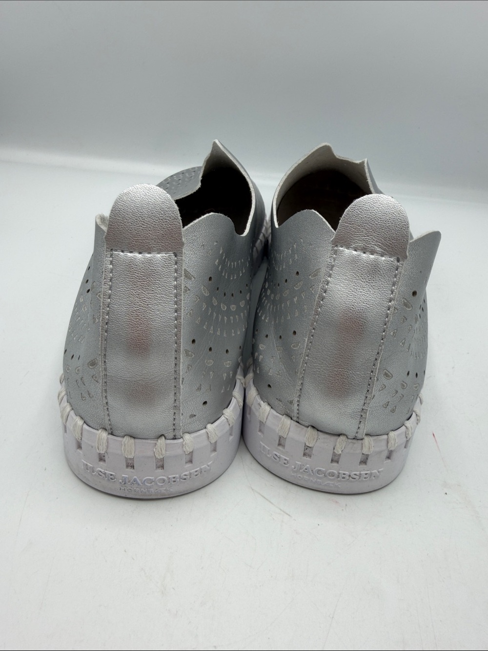ILSE JACOBSEN Silver Perforated Slip-On Flats - Picture 4 of 5